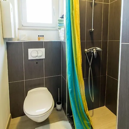 Apartment-drachenwurz * أوراساك